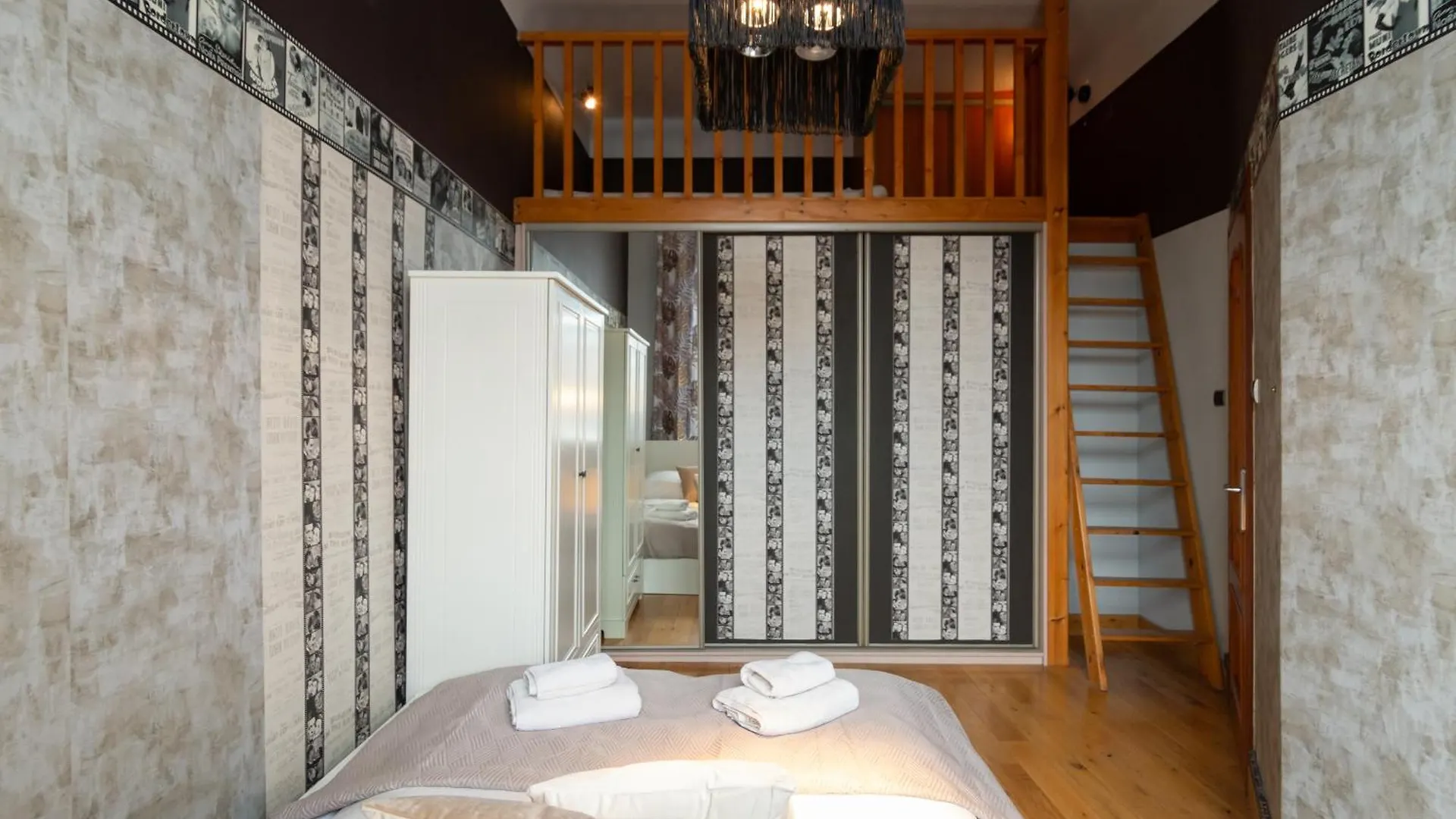 Indigo 2-Bedroom In The City Center Krakow Apartment